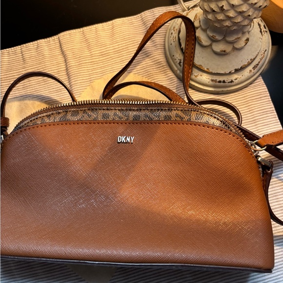 Dkny crossbody bag - Picture 1 of 4